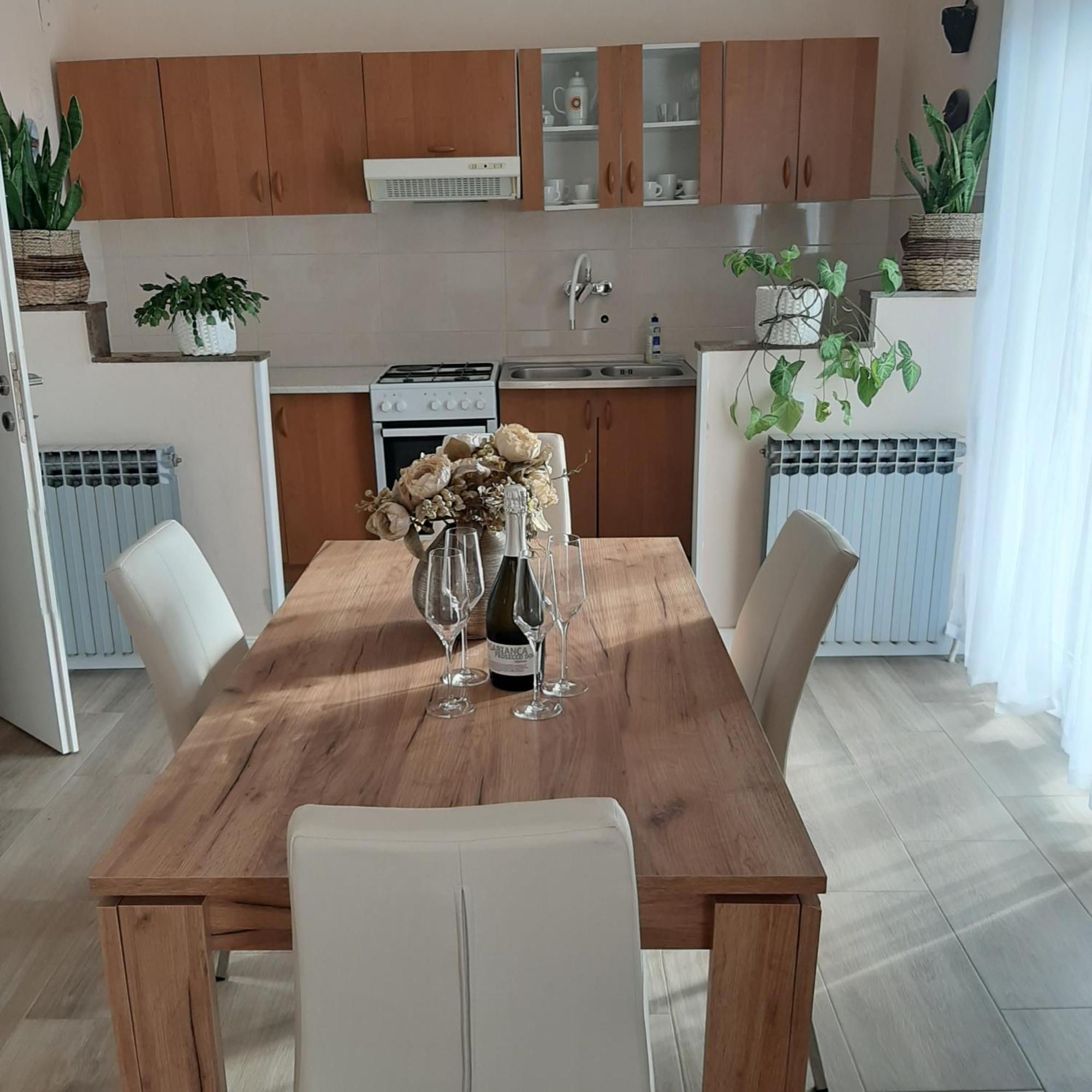 Apartment Lorena With Sea View