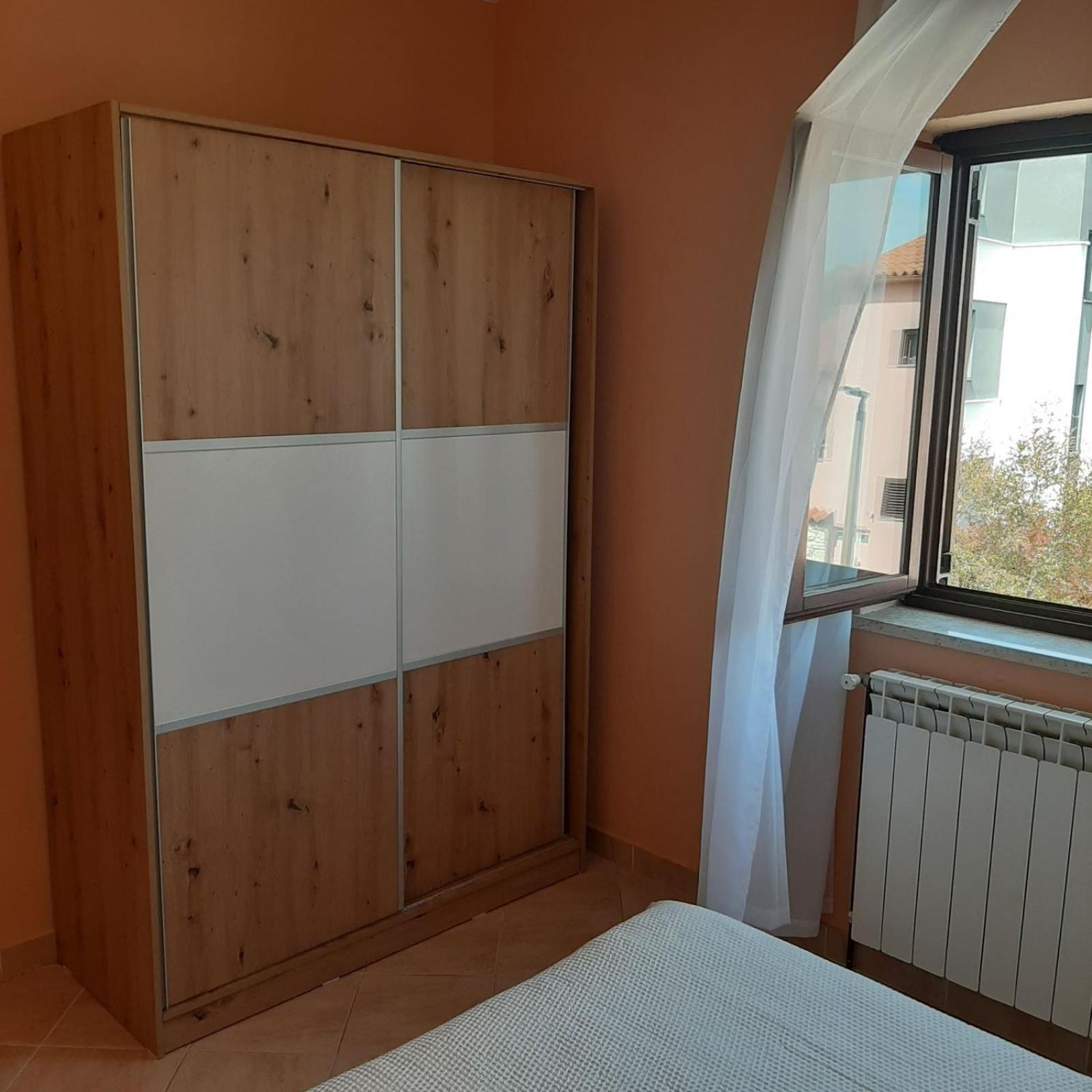Lorena With Sea View Apartment